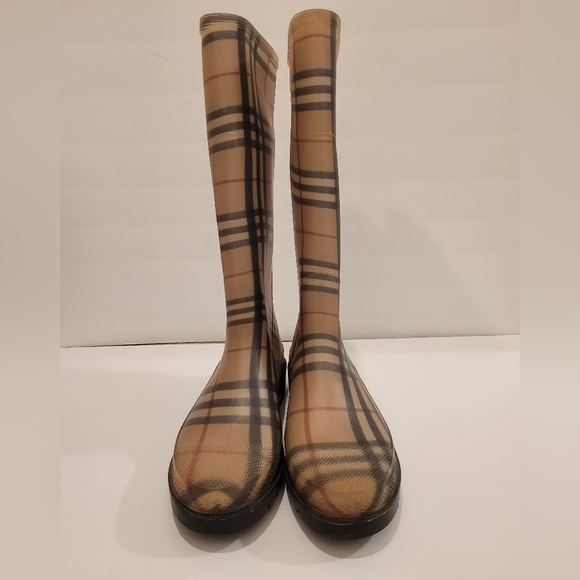 BURBERRY Rubber Plaid Print Rain Boots, size 41 - Picture 2 of 9